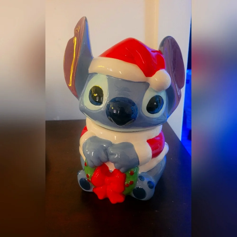 Disney stitch zrike brands holiday Santa stitch cookie jar-rare hard to find